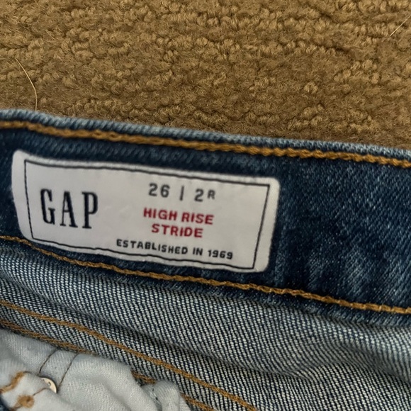Dark wash GAP jeans - Picture 3 of 4
